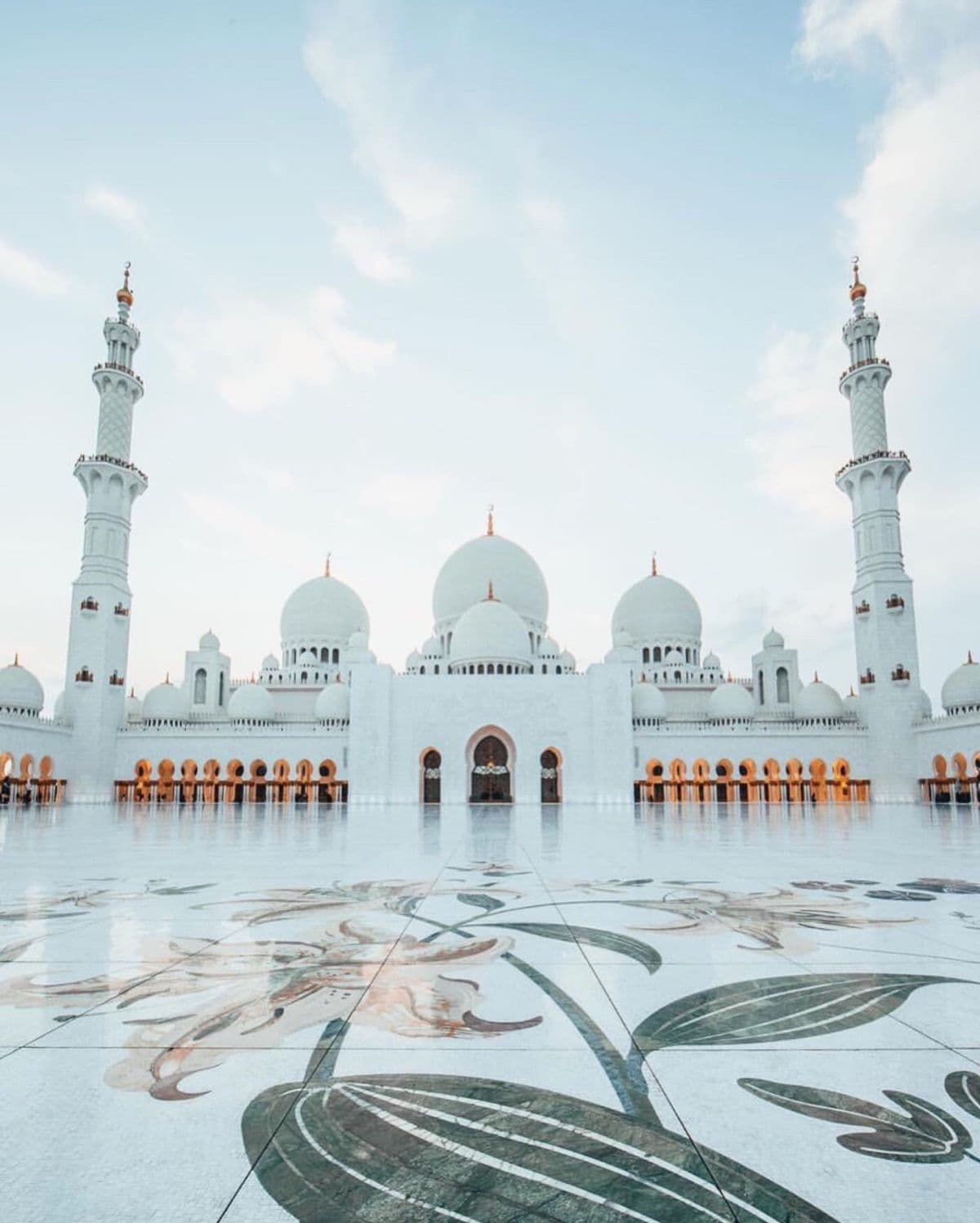 Abu Dhabi Full Day Tour – Grand Mosque Louvre Yas Island